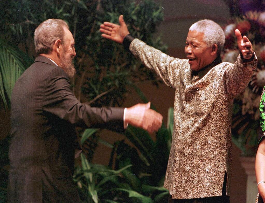 Fidel Castro et Nelson Mandela - <span class="caps">DR</span>
