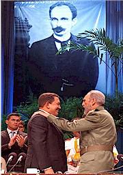 Hugo Chavez et Fidel Castro ont scellé avec l'<span class="caps">ALBA</span> une alliance stratégique d'un nouveau type